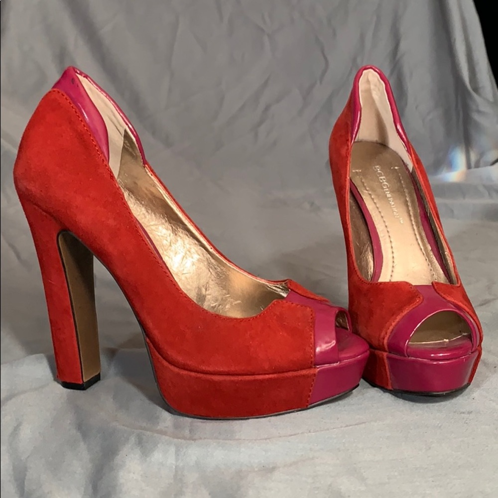 Red suede BCBGeneration sz 6 never worn